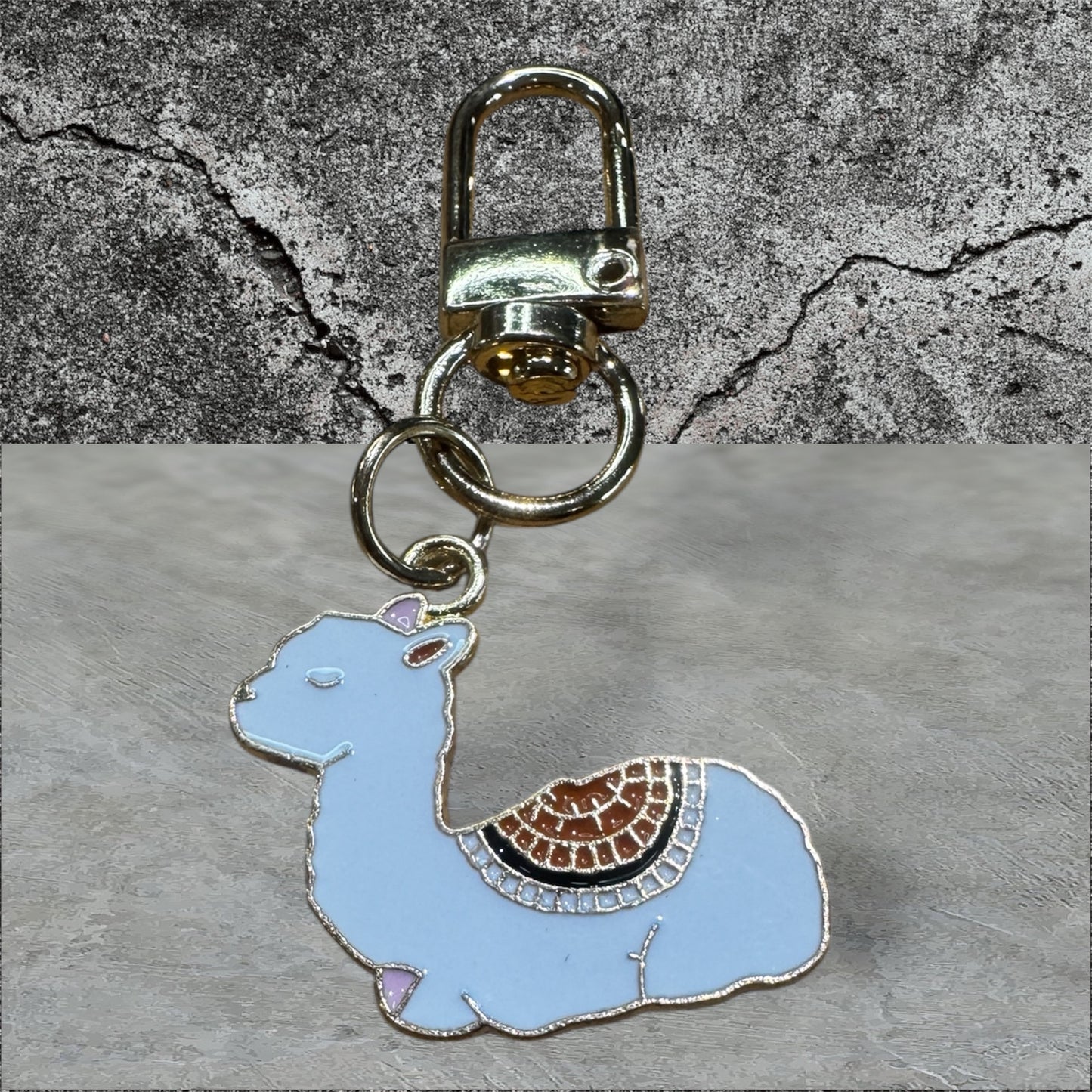 Alpaca keyring