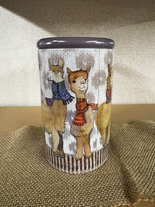 Alpacas tall tin