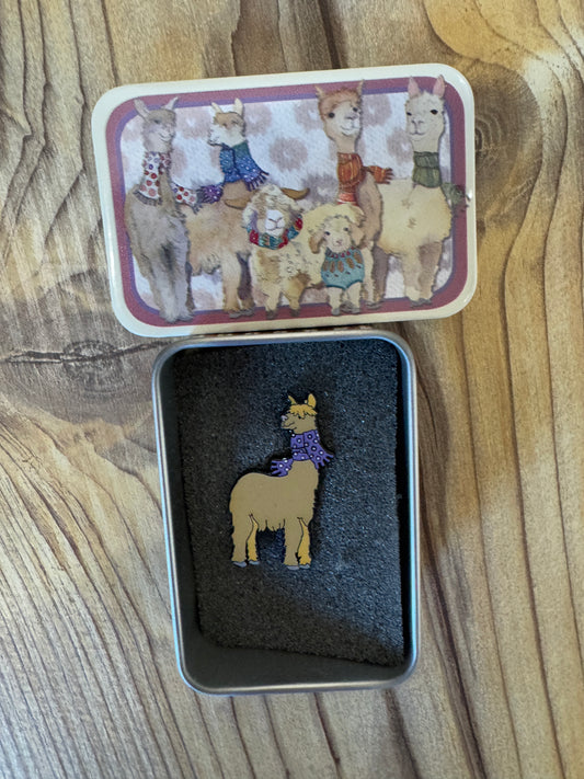 Alpaca pin badge in tin